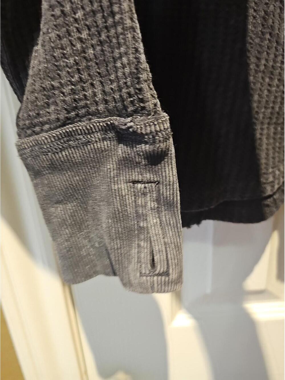 We The Free Charcoal Long Sleeve Waffle Knit Top Raw Hem Thumbholes Xsmall - Picture 3 of 7